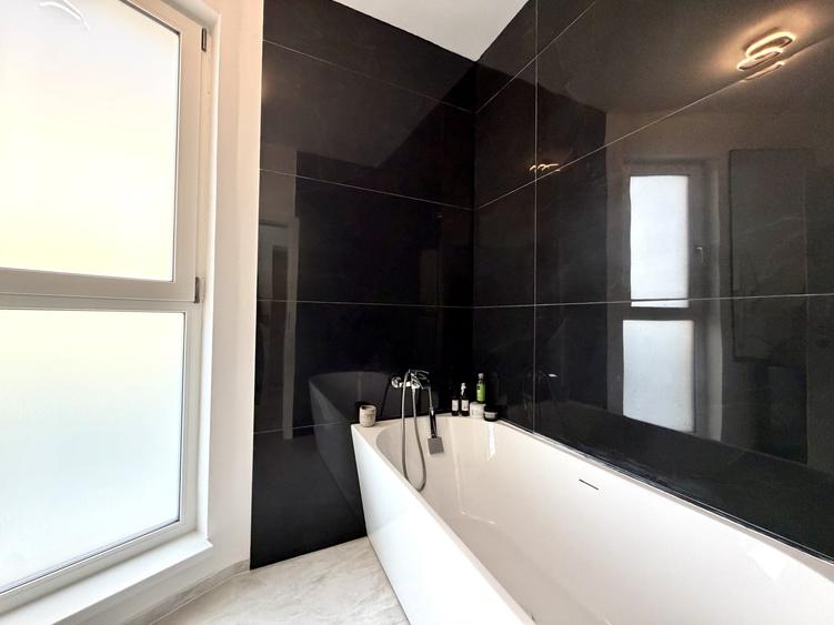 Duplex cu 4 camere cu Canalizare în Dumbrăvița