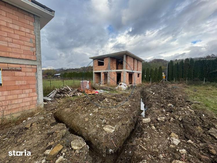 Casă cu 4 camere cu Teren 350 Mp în Central