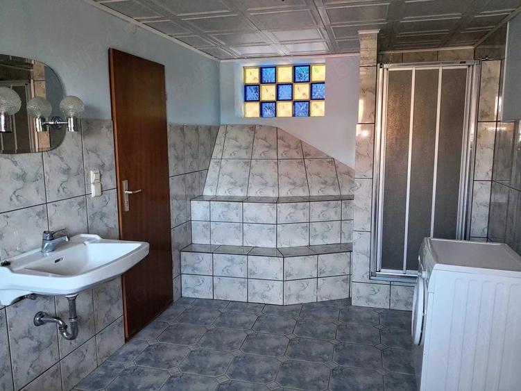 Casă cu 3 camere cu Teren 3800 Mp în Periam