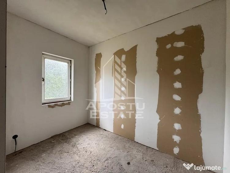 Casă cu 7 camere cu Teren 1100 Mp în Fărcădin