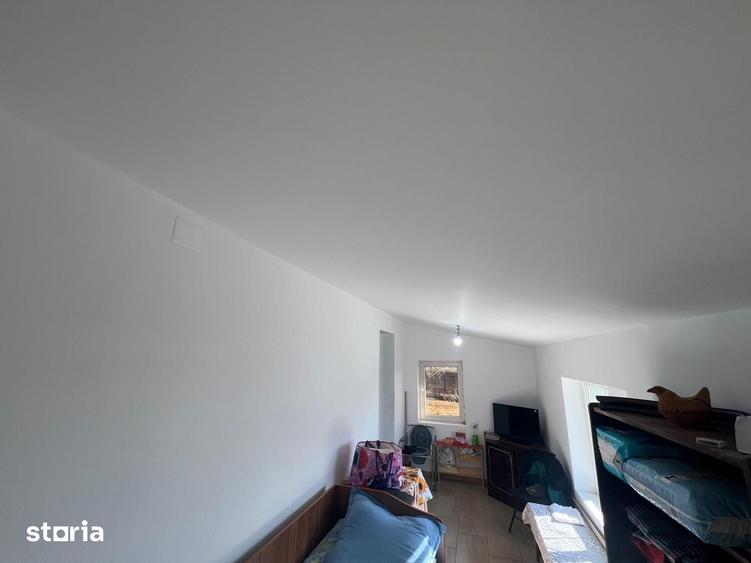 Casă cu 2 camere decomandat cu Teren 1000 Mp în Braniștea