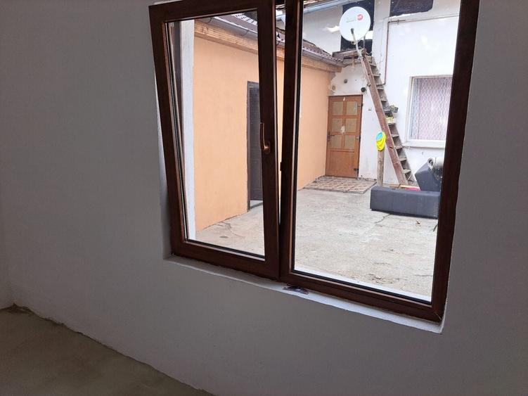 Casă individuală cu 2 camere cu Canalizare în Piața Cluj