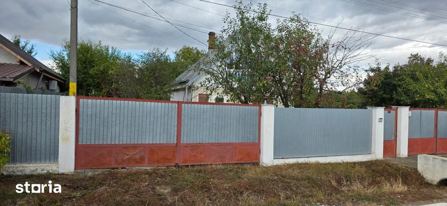 Casă cu 4 camere cu Teren 1370 Mp în Prăjești