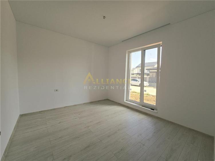 Casa individuala- 490mp teren- strada asfaltata- 200m de autobuz - 4