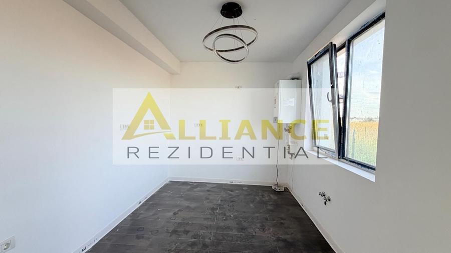 Casă individuală cu 4 camere cu Canalizare în Berceni