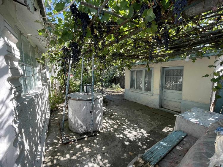 Casă individuală cu 5 camere cu Teren 700 Mp în Independența