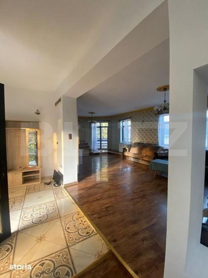 Casă cu 10 camere cu Teren 414 Mp în Cetate