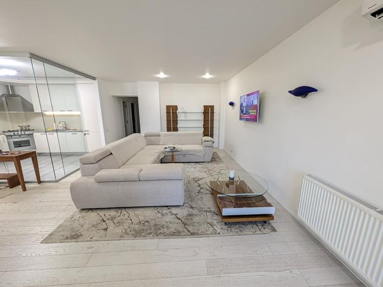 Apartament cu 4 camere, mobilat în Voluntari