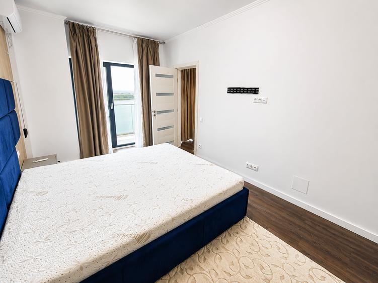 Apartament cu 3 camere decomandat în Faleză