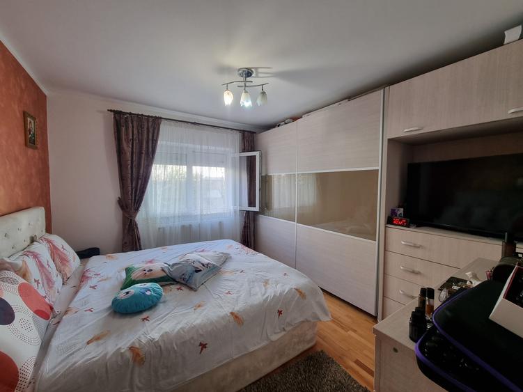Apartament cu 4 camere decomandat, mobilat în Nord