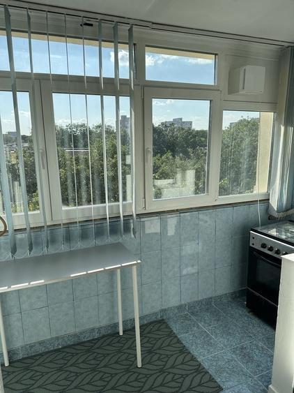 Garsonieră decomandată în Costin Georgian