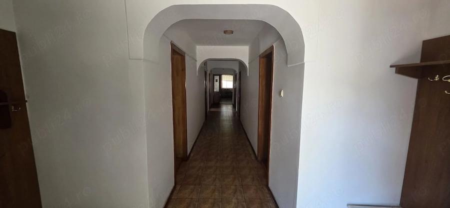 Spațiu comercial, de 700 mp, în Berzasca