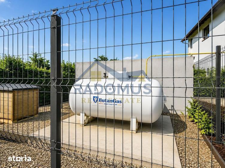 Casă cu 5 camere cu Teren 872 Mp în Bănești