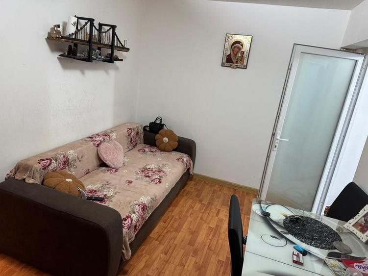 Apartament cu 2 camere semidecomandat în Găvănel