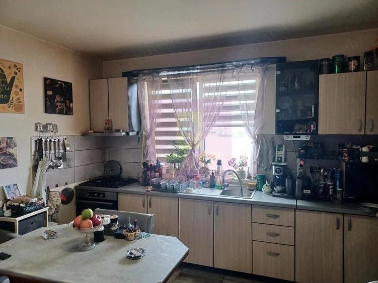 Casă cu 4 camere cu Teren 380 Mp în Joița
