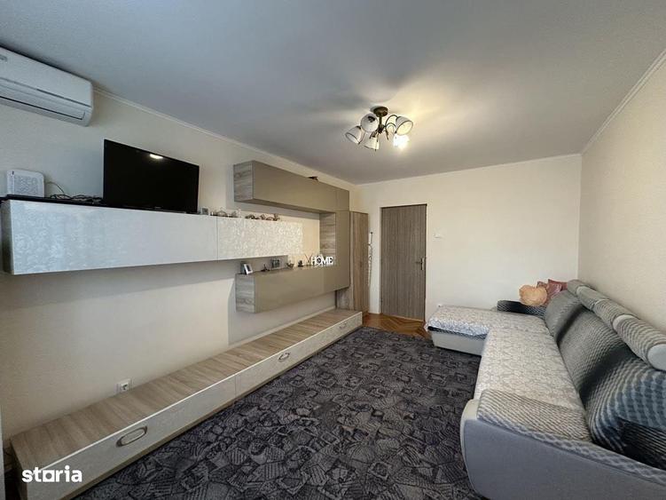 Apartament cu 3 camere semidecomandat în Aurel Vlaicu