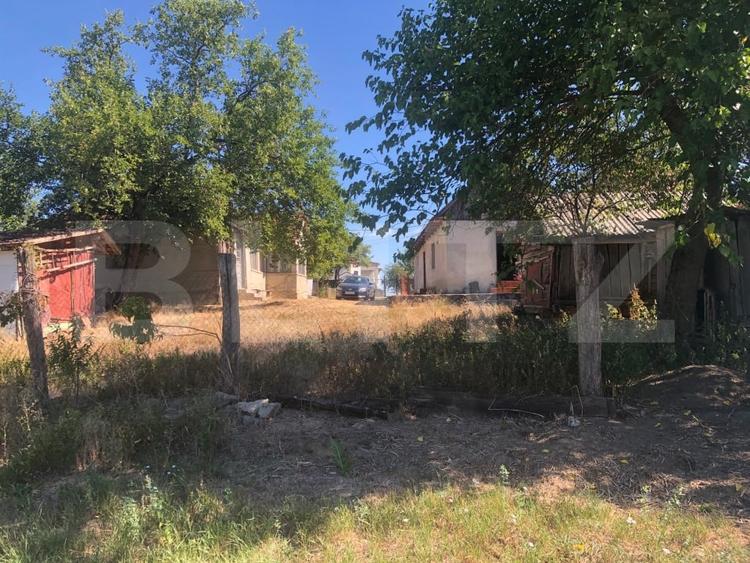 Casă individuală cu 2 camere cu Teren 3700 Mp în Supuru de Sus