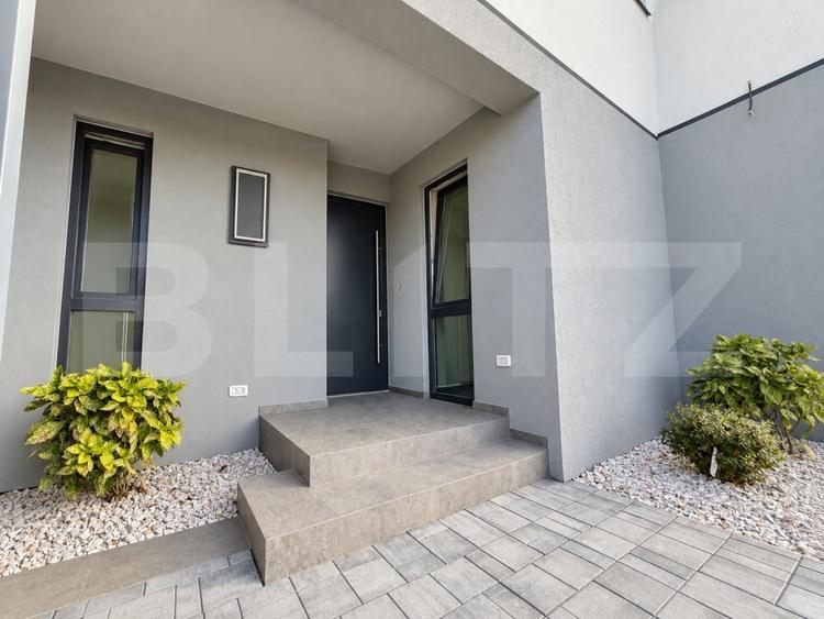 Duplex cu 5 camere cu Canalizare în Dumbrăvița