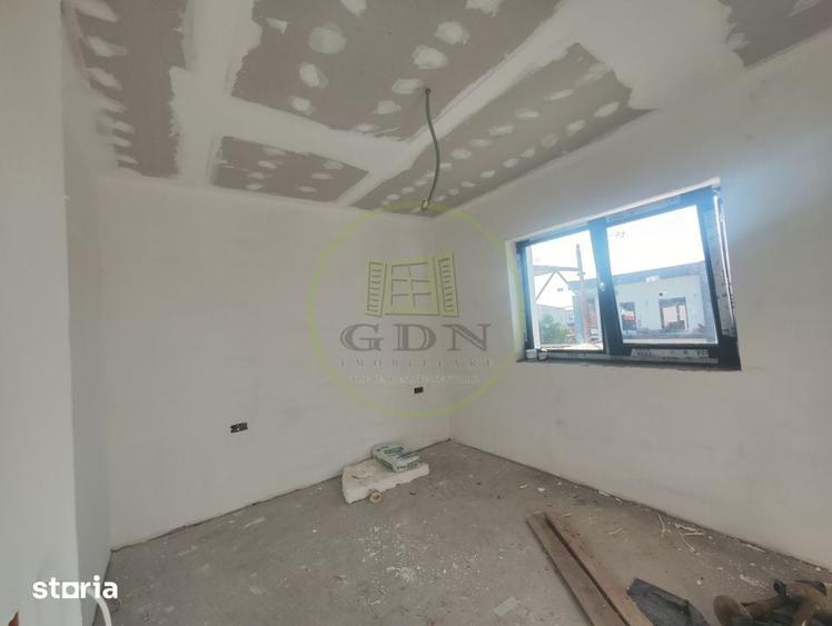 Casă cu 4 camere cu Teren 200 Mp în Malu Mare