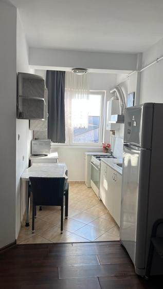 Ofer spre inchiriere apartament cu 2 camere . - 3