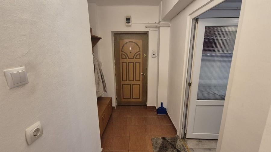 Garsonieră decomandată în Central