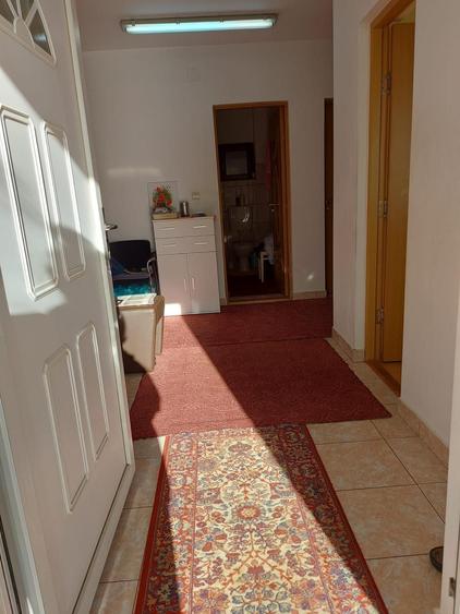 Casă cu 4 camere în Exterior Vest