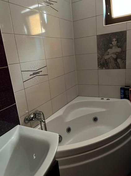 Apartament cu 2 camere decomandat în Micro 20
