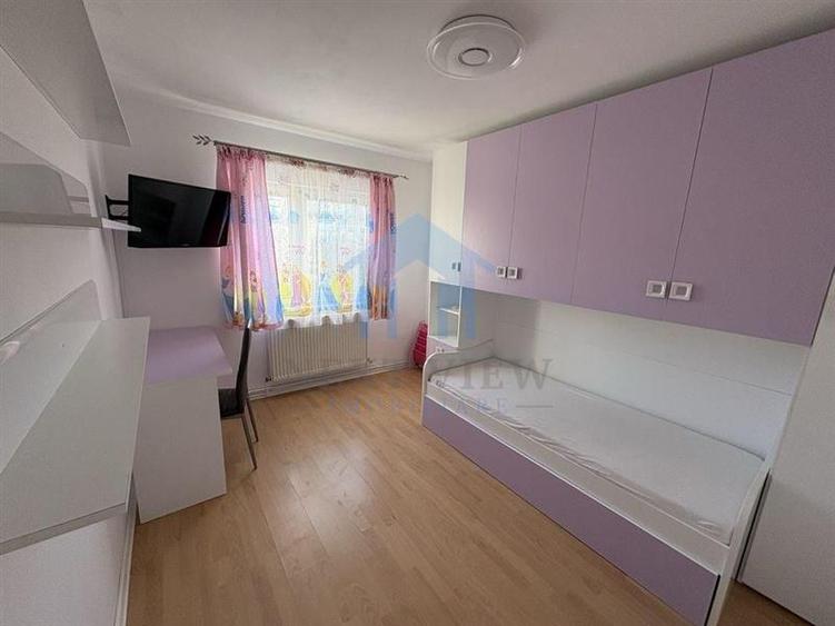 Apartament cu 4 camere decomandat în Plopilor