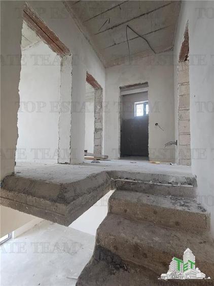 Duplex cu 4 camere cu Canalizare în Chiajna