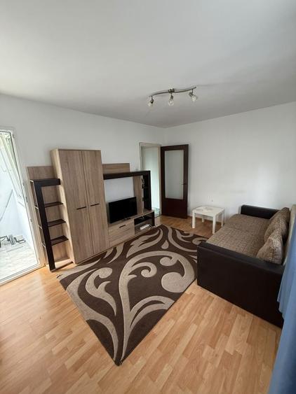 Apartament cu 2 camere decomandat în Baba Novac
