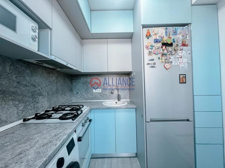 Apartament cu 3 camere decomandat, mobilat în Palazu Mare
