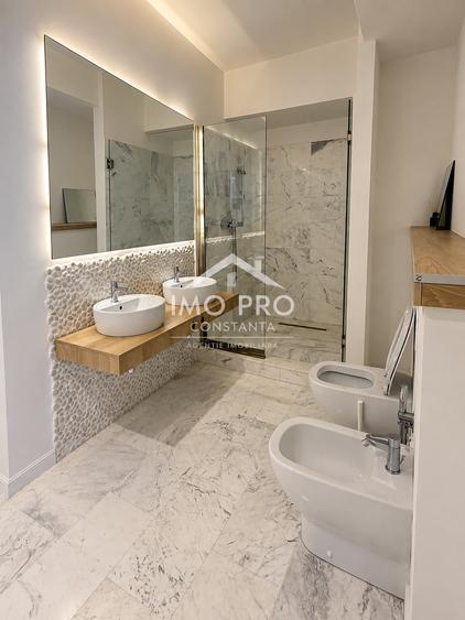 Apartament cu 3 camere decomandat în Faleza Nord