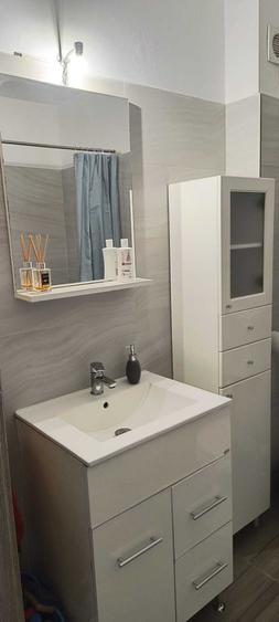 Apartament cu 2 camere semidecomandat în Florești