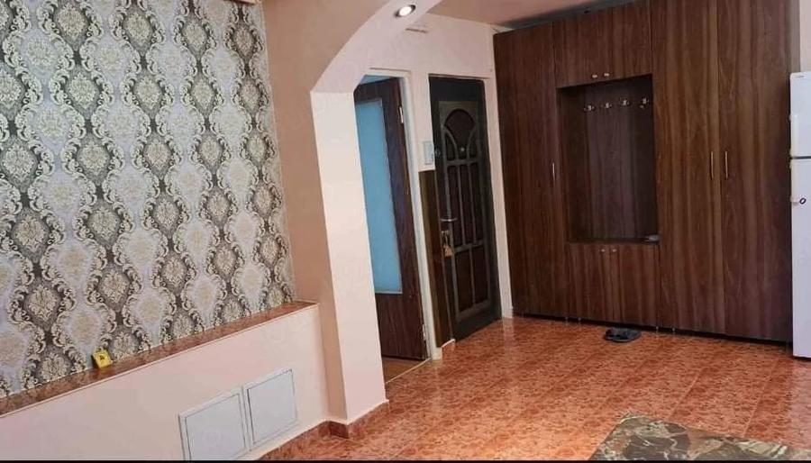 Apartament cu 2 camere decomandat în Apărătorii Patriei