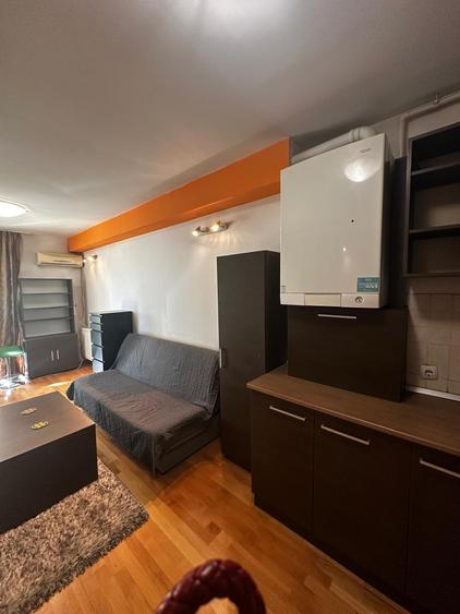 Apartament cu 2 camere decomandat în Titan