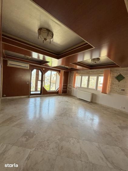 Apartament cu 4 camere în Victoriei