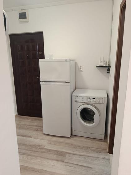 Garsonieră decomandată în Vărsătura