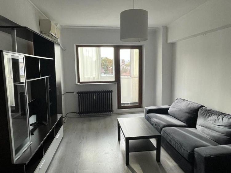 Apartament cu 2 camere semidecomandat, mobilat în P-ța Muncii