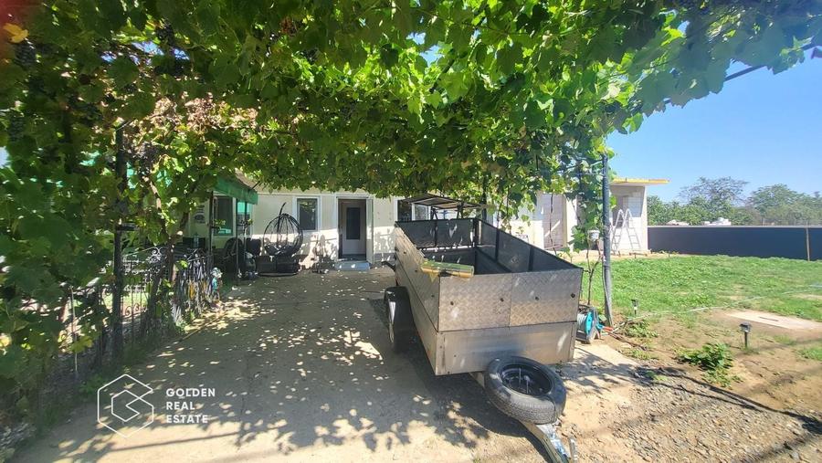 Casă individuală cu 4 camere cu Canalizare în Urseni