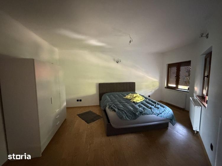 Casă cu 6 camere cu Teren 480 Mp în Banloc