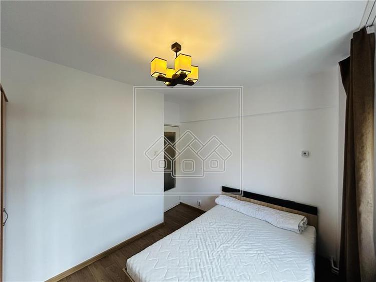 Apartament cu 2 camere decomandat în Mihai Viteazul
