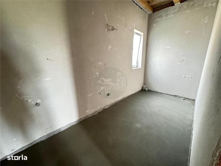 Casă cu 4 camere în Șura Mică
