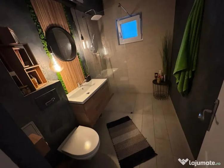 Apartament cu 3 camere semidecomandat în Obcini