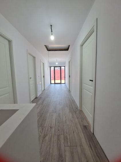 Casă cu 4 camere în Muntenii de Sus