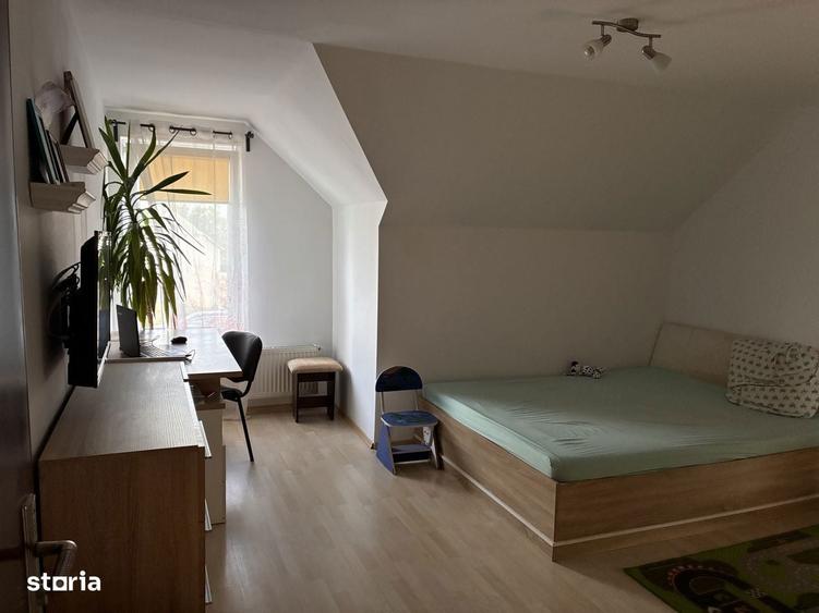 Casă cu 5 camere cu Teren 540 Mp în Sânmihaiu Român