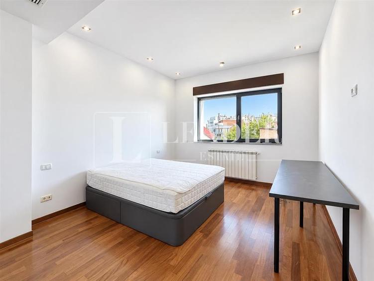 Apartament cu 4 camere decomandat, mobilat în Dorobanți
