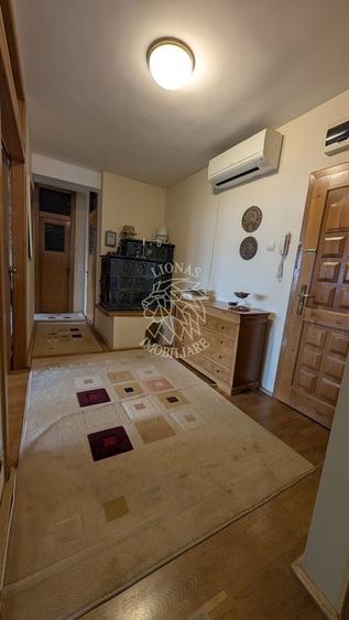 Apartament cu 3 camere decomandat, mobilat în Ultracentral