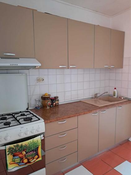 Apartament cu 3 camere decomandat în Vest