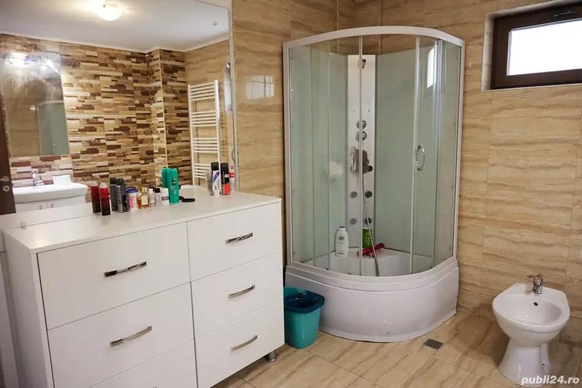 Casă cu 5 camere cu Teren 220 Mp în Galata