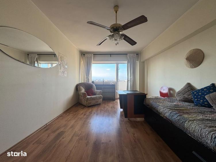 Apartament cu 4 camere decomandat în Ștefan cel Mare